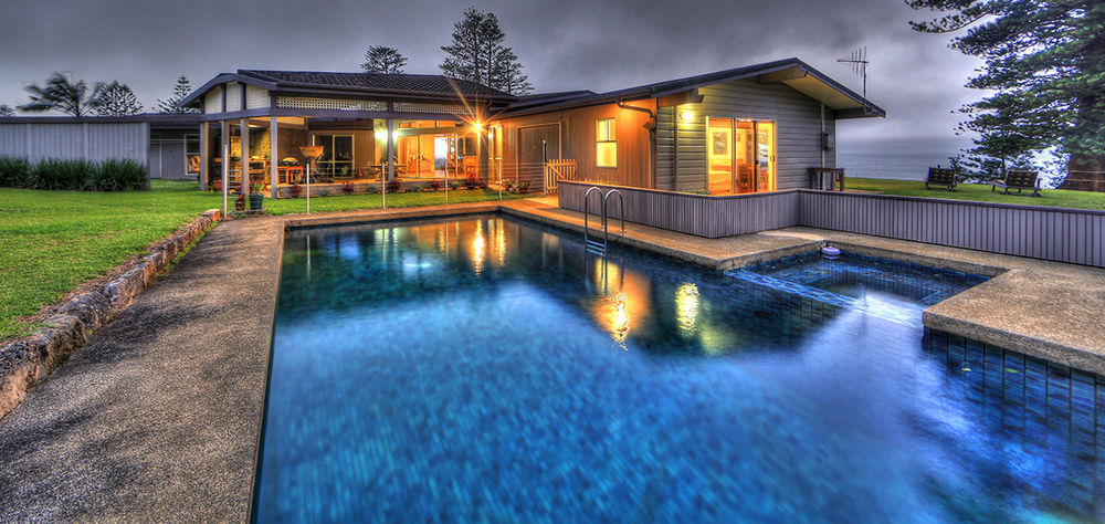 เชียร์วอเตอร์ ซีนิค วิลลา Villa เบิร์นท์ไพน์ ภายนอก รูปภาพ